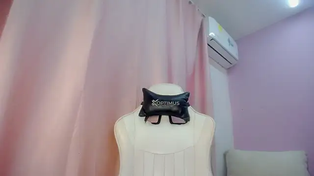 Snapshot of cielooo_ chatting on 04/09/26, 04:23 cielooo online show from 04/09/26, 04:23