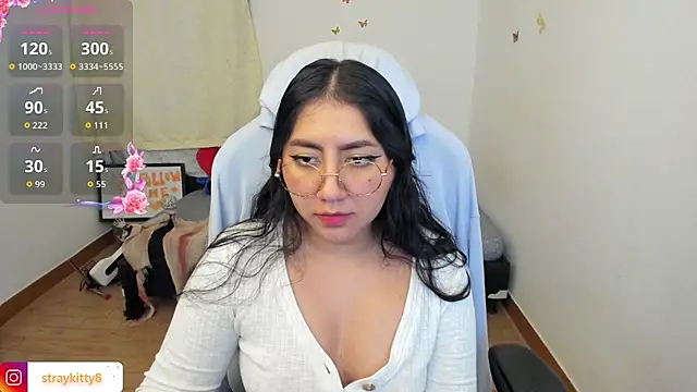 LoveLyy- online show from 10/13/25, 09:15