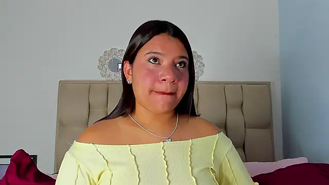 Stefany Bam online show from 11/30/25, 01:09