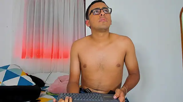 Sexy Couple Xx online show from 10/13/25, 04:12