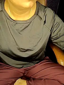 Snapshot of Kittibhabhi-9 chatting on 10/12/25, 05:39 Kittibhabhi-9 online show from 10/12/25, 05:39