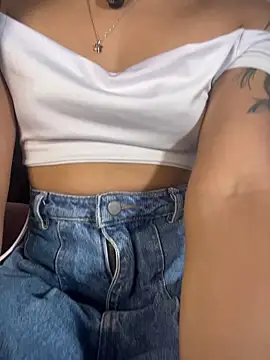 AlannaDollx online show from 01/09/26, 02:20