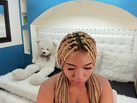 lili harvey online show from 10/21/25, 09:48