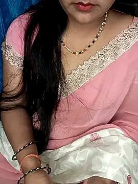 Snapshot of Rashmi_011 chatting on 04/28/26, 11:43 Rashmi 011 online show from 04/28/26, 11:43