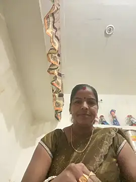 Snapshot of Sapnahot34 chatting on 11/06/25, 04:13 Sapnahot34 online show from 11/06/25, 04:13