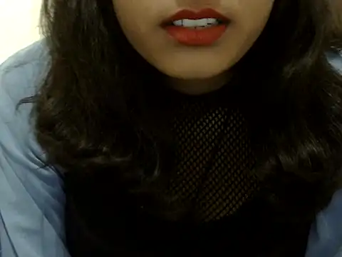 Snapshot of SEXY_RIYA02 chatting on 11/12/25, 07:24 SEXY RIYA02 online show from 11/12/25, 07:24