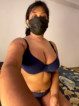 Monica  Bellucci   online show from 11/16/25, 07:47