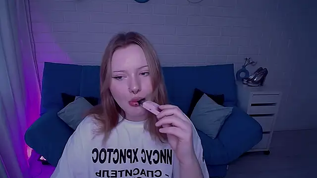AuroraMour online show from 10/10/25, 01:10