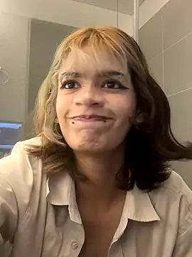 Snapshot of sukulaurens chatting on 11/04/25, 03:27 sukulaurens online show from 11/04/25, 03:27