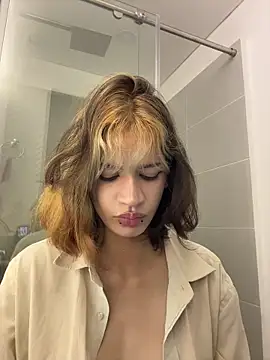 Snapshot of sukulaurens chatting on 11/09/25, 01:59 sukulaurens online show from 11/09/25, 01:59