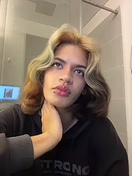 Snapshot of sukulaurens chatting on 11/18/25, 06:34 sukulaurens online show from 11/18/25, 06:34