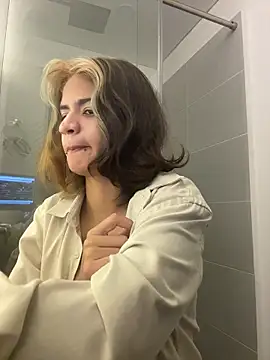 Snapshot of sukulaurens chatting on 11/19/25, 06:35 sukulaurens online show from 11/19/25, 06:35