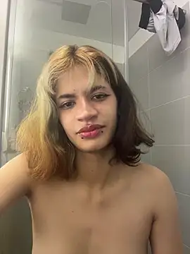 Snapshot of sukulaurens chatting on 11/22/25, 11:04 sukulaurens online show from 11/22/25, 11:04