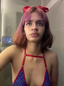 Snapshot of sukulaurens chatting on 12/01/25, 04:17 sukulaurens online show from 12/01/25, 04:17