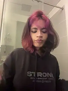 Snapshot of sukulaurens chatting on 12/05/25, 03:59 sukulaurens online show from 12/05/25, 03:59