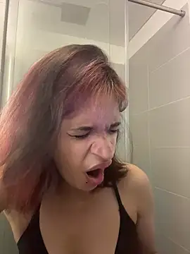 Snapshot of sukulaurens chatting on 12/16/25, 03:55 sukulaurens online show from 12/16/25, 03:55