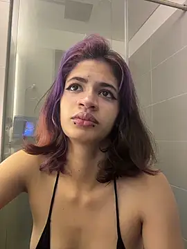 Snapshot of sukulaurens chatting on 12/19/25, 03:02 sukulaurens online show from 12/19/25, 03:02