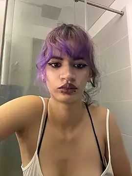 Snapshot of sukulaurens chatting on 01/13/26, 02:17 sukulaurens online show from 01/13/26, 02:17