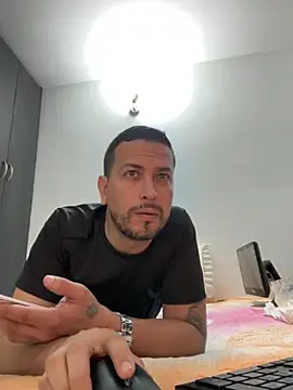 Snapshot of JX7NOVA chatting on 10/09/25, 10:35 JX7NOVA online show from 10/09/25, 10:35