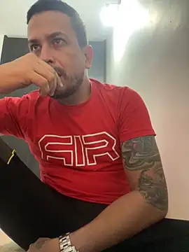 Snapshot of JX7NOVA chatting on 10/14/25, 06:14 JX7NOVA online show from 10/14/25, 06:14