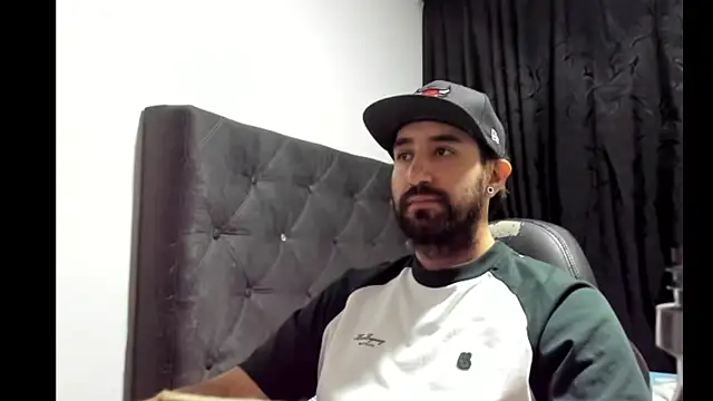 coolfriki online show from 11/19/25, 04:23