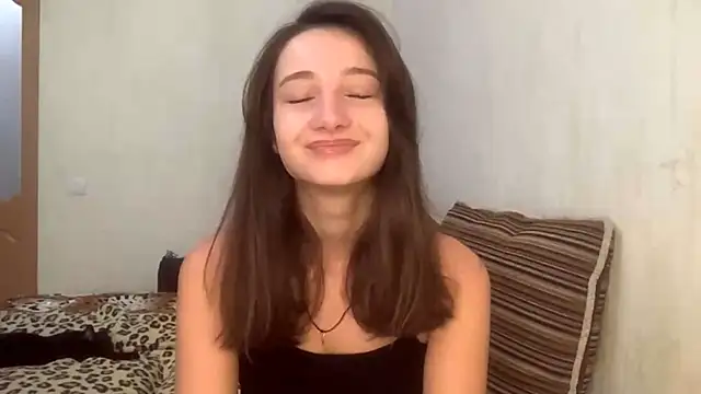 Snapshot of KyungSwaners chatting on 10/07/25, 07:16 KyungSwaners online show from 10/07/25, 07:16