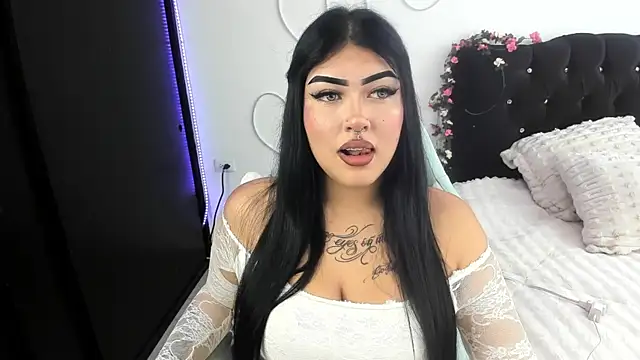 hollycute   online show from 04/01/26, 04:26