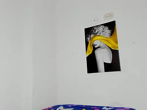 skyhot21 online show from 10/08/25, 07:22