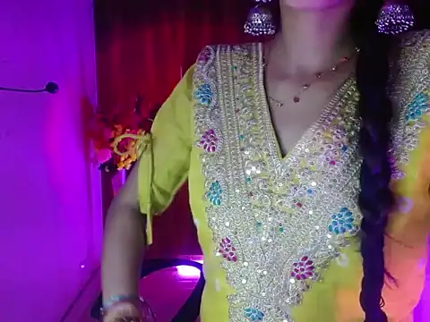 Roiseeee online show from 04/08/26, 05:18