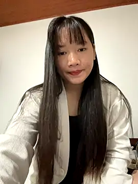 Snapshot of TrangNemo chatting on 11/03/25, 12:46 TrangNemo online show from 11/03/25, 12:46