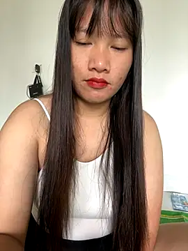 Snapshot of TrangNemo chatting on 11/07/25, 04:56 TrangNemo online show from 11/07/25, 04:56