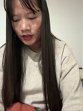 Snapshot of TrangNemo chatting on 11/13/25, 10:41 TrangNemo online show from 11/13/25, 10:41
