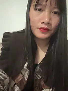 Snapshot of TrangNemo chatting on 11/15/25, 12:08 TrangNemo online show from 11/15/25, 12:08