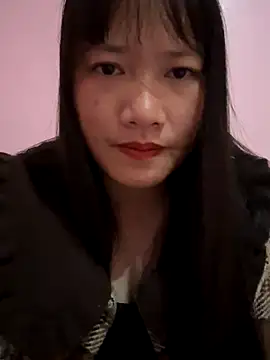 Snapshot of TrangNemo chatting on 11/24/25, 12:49 TrangNemo online show from 11/24/25, 12:49