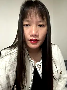Snapshot of TrangNemo chatting on 11/25/25, 01:05 TrangNemo online show from 11/25/25, 01:05