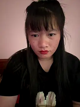 Snapshot of TrangNemo chatting on 11/26/25, 08:48 TrangNemo online show from 11/26/25, 08:48