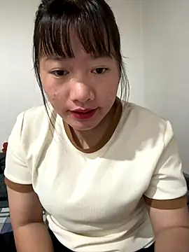 Snapshot of TrangNemo chatting on 11/30/25, 12:36 TrangNemo online show from 11/30/25, 12:36