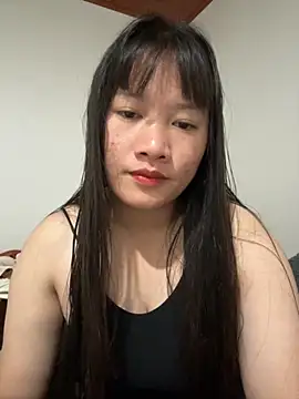 Snapshot of TrangNemo chatting on 12/01/25, 07:35 TrangNemo online show from 12/01/25, 07:35