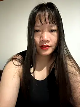 Snapshot of TrangNemo chatting on 12/02/25, 11:23 TrangNemo online show from 12/02/25, 11:23