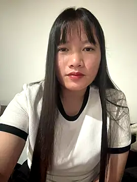 Snapshot of TrangNemo chatting on 12/22/25, 04:20 TrangNemo online show from 12/22/25, 04:20