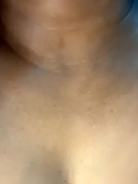 Snapshot of chocogirl_001 chatting on 10/11/25, 09:24 chocogirl 001 online show from 10/11/25, 09:24