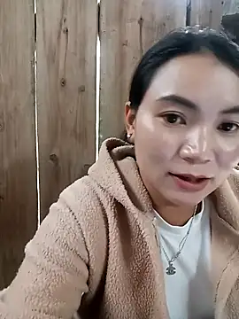 Snapshot of kun-love chatting on 10/24/25, 04:31 kun-love online show from 10/24/25, 04:31