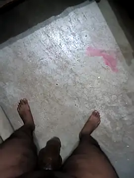 Snapshot of Bull_For_Cuckold_Realmeet chatting on 11/02/25, 02:52 Bull For Cuckold Realmeet online show from 11/02/25, 02:52