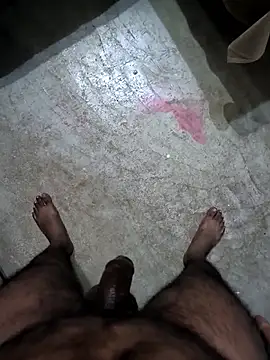 Snapshot of Bull_For_Cuckold_Realmeet chatting on 12/20/25, 05:09 Bull For Cuckold Realmeet online show from 12/20/25, 05:09