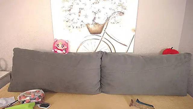 Snapshot of Evarey_ chatting on 10/22/25, 04:35 Evarey online show from 10/22/25, 04:35