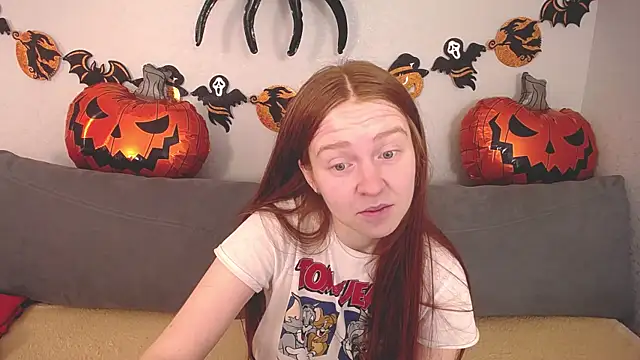 Snapshot of Evarey_ chatting on 10/30/25, 05:20 Evarey online show from 10/30/25, 05:20