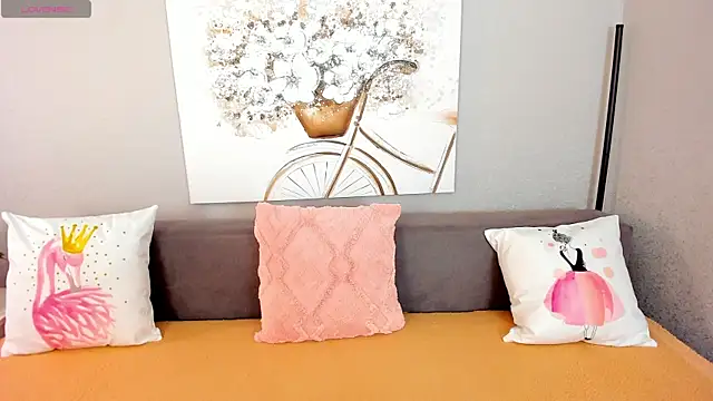 Snapshot of Evarey_ chatting on 11/12/25, 05:41 Evarey online show from 11/12/25, 05:41