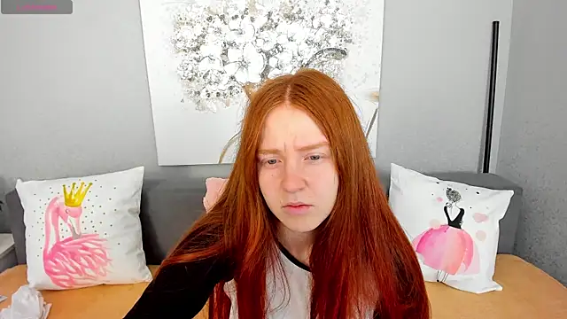 Snapshot of Evarey_ chatting on 11/23/25, 06:35 Evarey online show from 11/23/25, 06:35