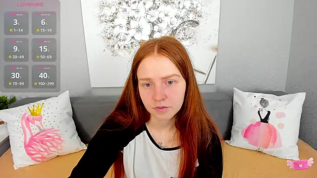 Snapshot of Evarey_ chatting on 12/03/25, 06:32 Evarey online show from 12/03/25, 06:32