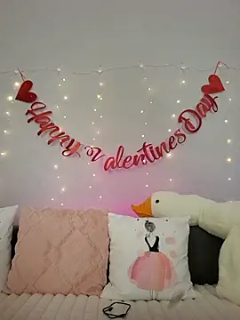 Evarey  online show from 02/05/26, 05:12